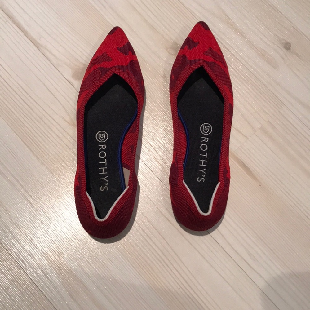 Rothys Pointed Flats